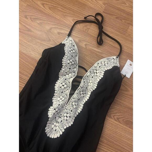 Shade & Shore One Piece Swimsuit Size Small - Picture 3 of 8